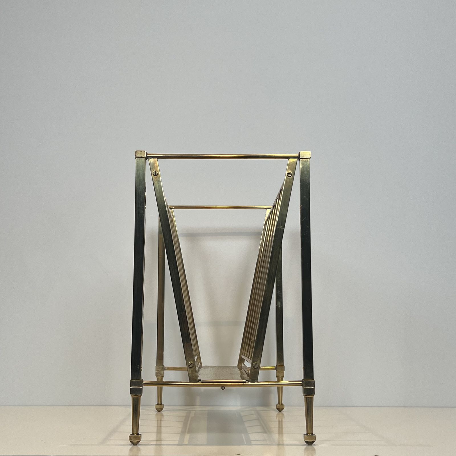photo vintage Neoclassical Style Brass Magazine Rack Attributed To The Ramsay Company