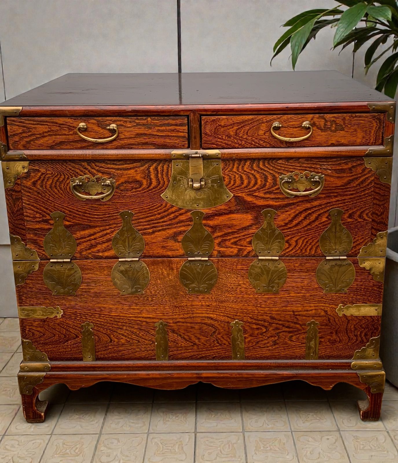 Antique Korean Bandaji / Tansu Chest With Working Fish Lock And Hanji