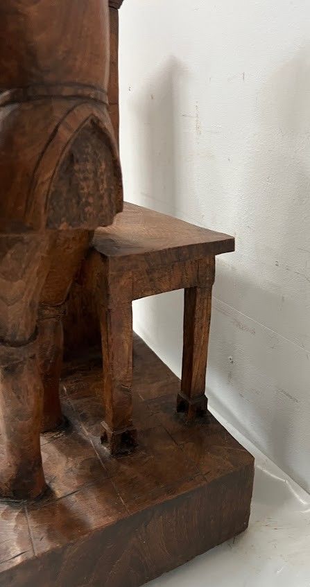photo furniture Wooden Group Carved With The Effigy Of Two Notables 20th Century