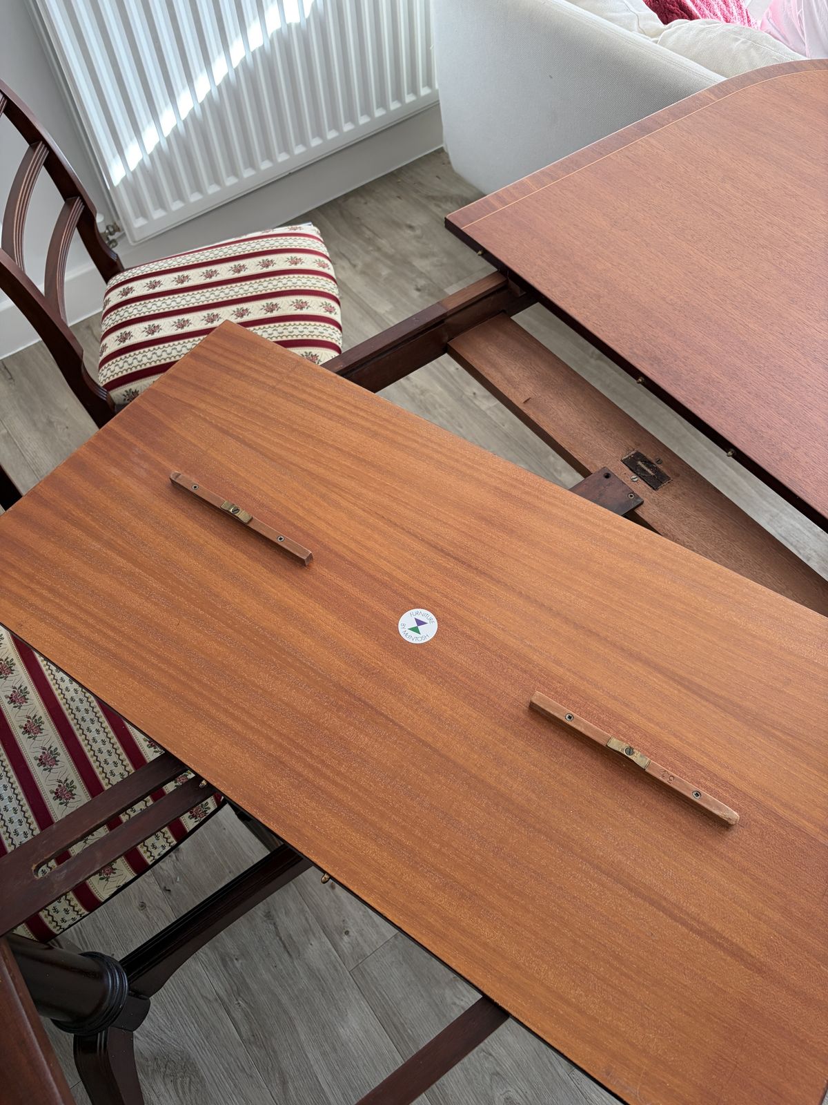 Macintosh 6 Seater Mahogany Table With 4 Chars photo vintage