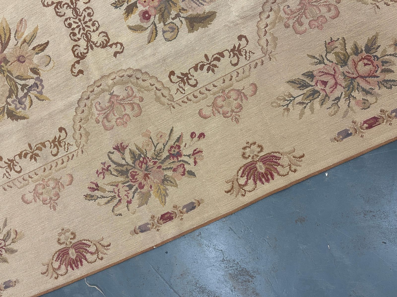 Traditional Beige Aubusson Rug Handwoven Carpet Wool Needlepoint Livingroom Rug photo vinterior