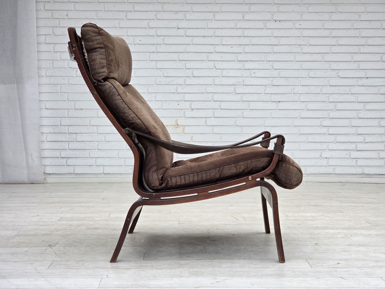 1970s, Scandinavian Lounge Chair, Nubuck Leather, Canvas, Beech Wood. photo vinterior