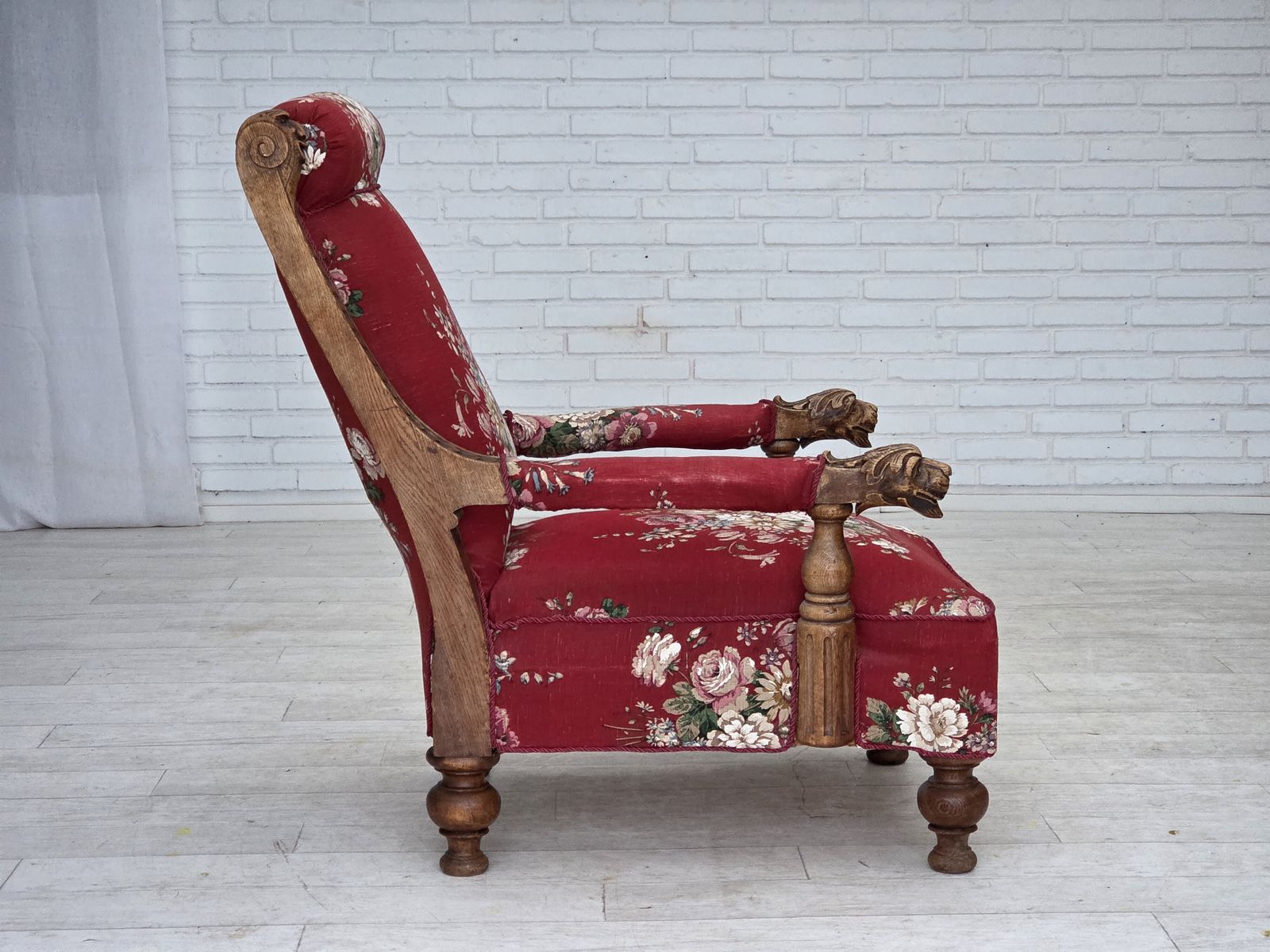 photo vinterior 1920 30s, Danish Armchair, Furniture Cotton Fabric, Hand Carved Oak Wood.