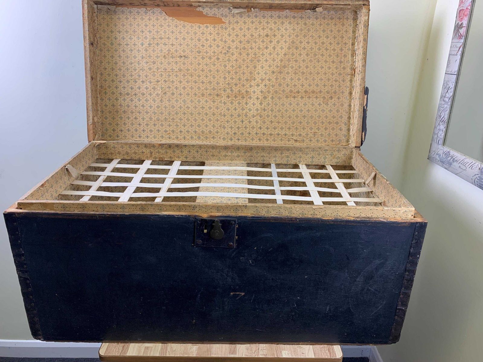 Victorian Leatherette Covered Antique Wooden Carriage Trunk With Studded Decoration photo 275.0