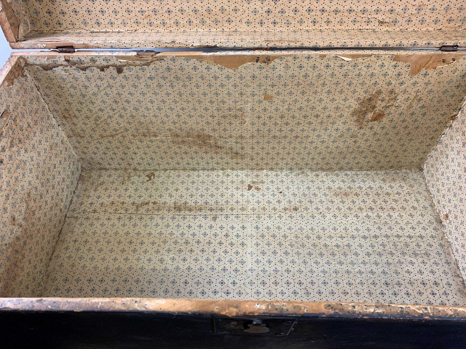 Victorian Leatherette Covered Antique Wooden Carriage Trunk With Studded Decoration photo buy