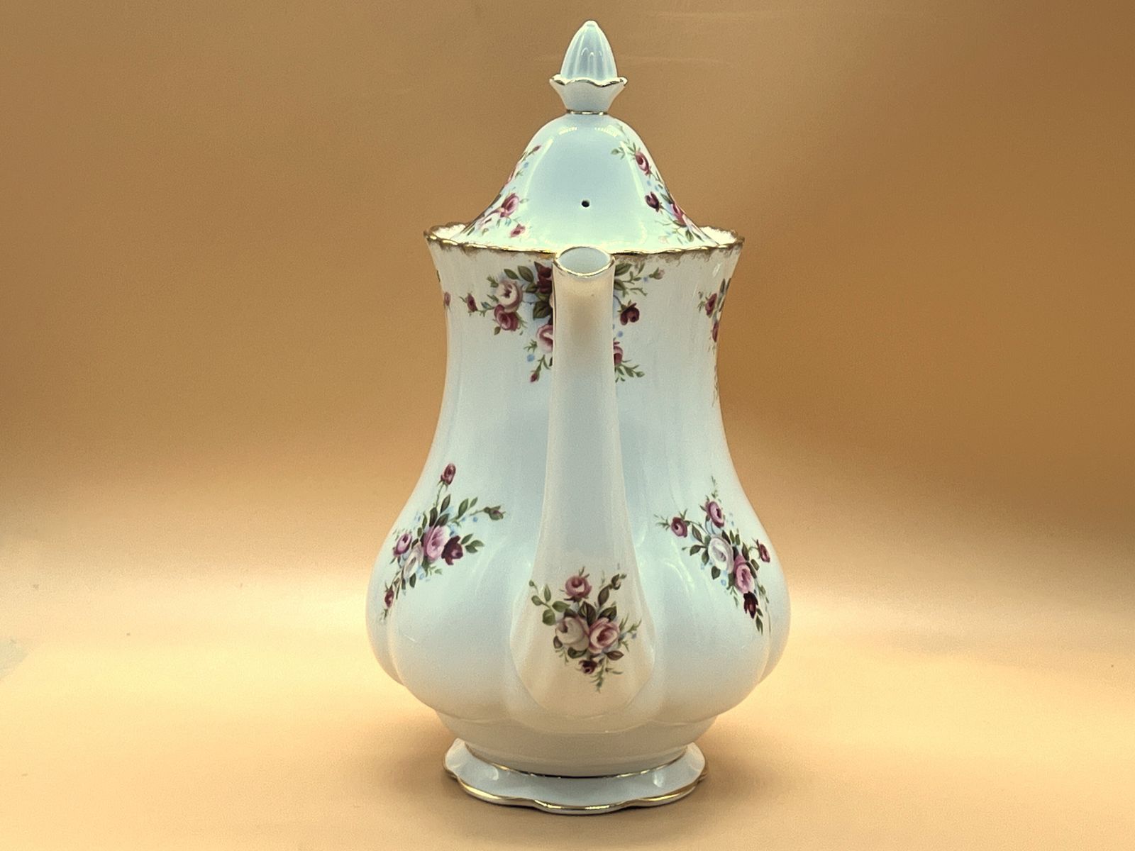 Large Vintage Royal Albert China Cottage Garden Design 2 Pint Capacity Coffee Pot. photo furniture