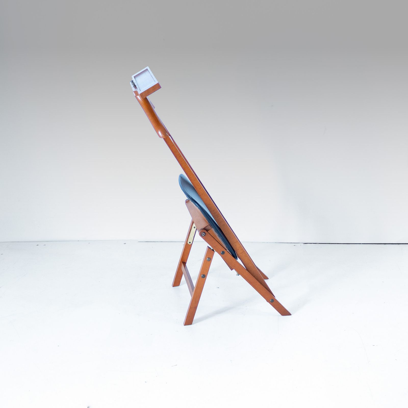 Vintage "Dressboy": Italian Mid Century Valet Stand Chair By Reguitti photo vinterior