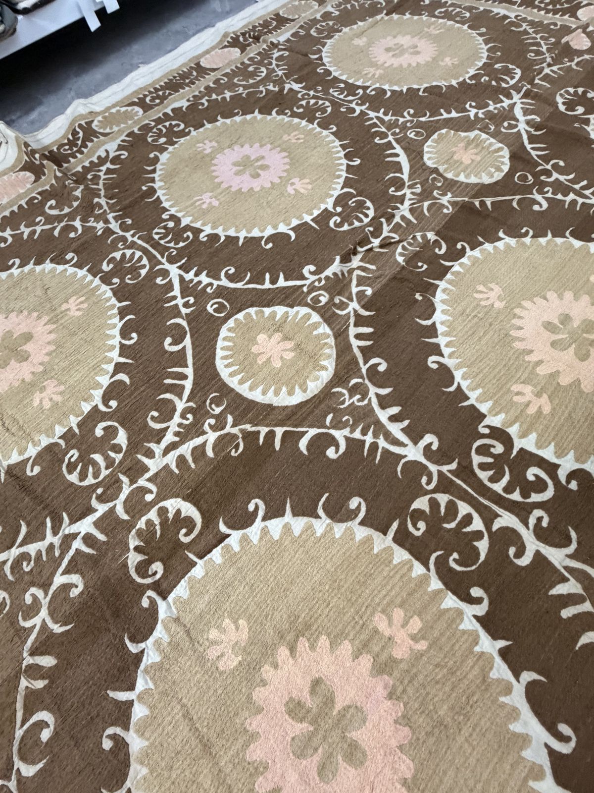 Large Cotton Suzani From Samarkand Uzbekistan, 1930s Suzani Terracotta Wall Hanging Tapestry   Neutral Uzbek Bedspread photo buy