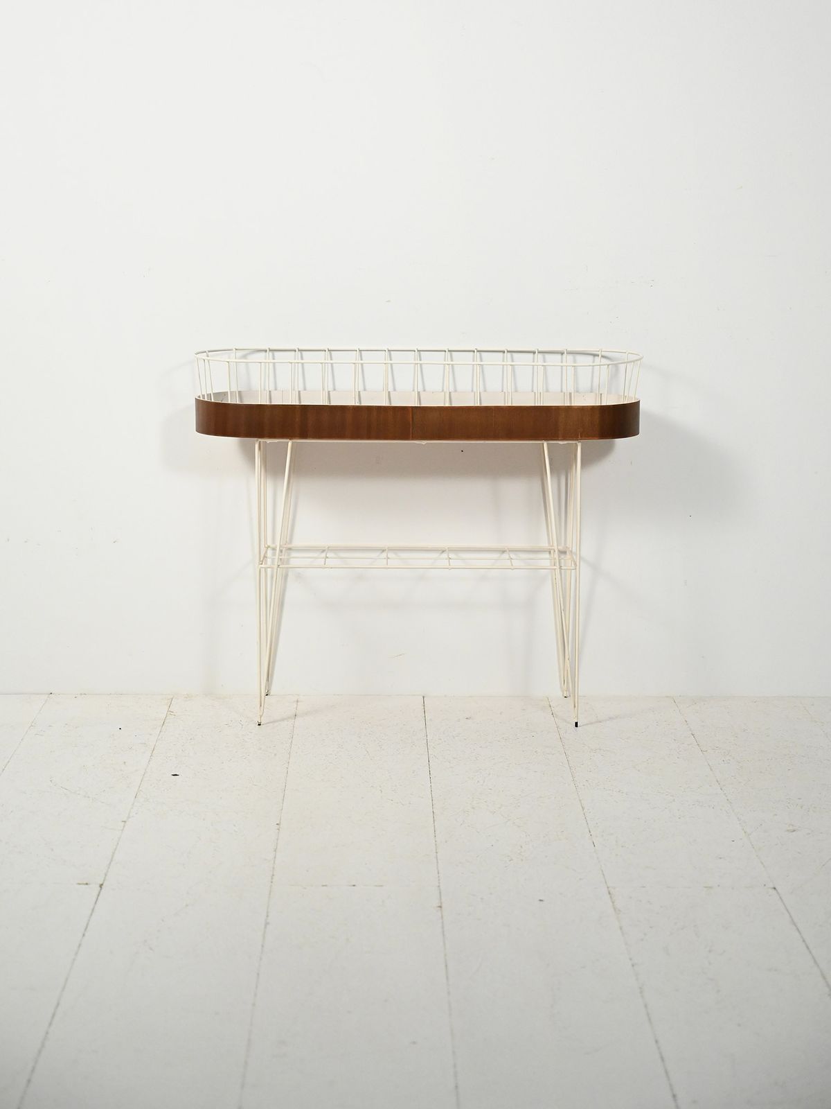 Scandinavian Oval Flower Holder In Metal And Teak photo furniture