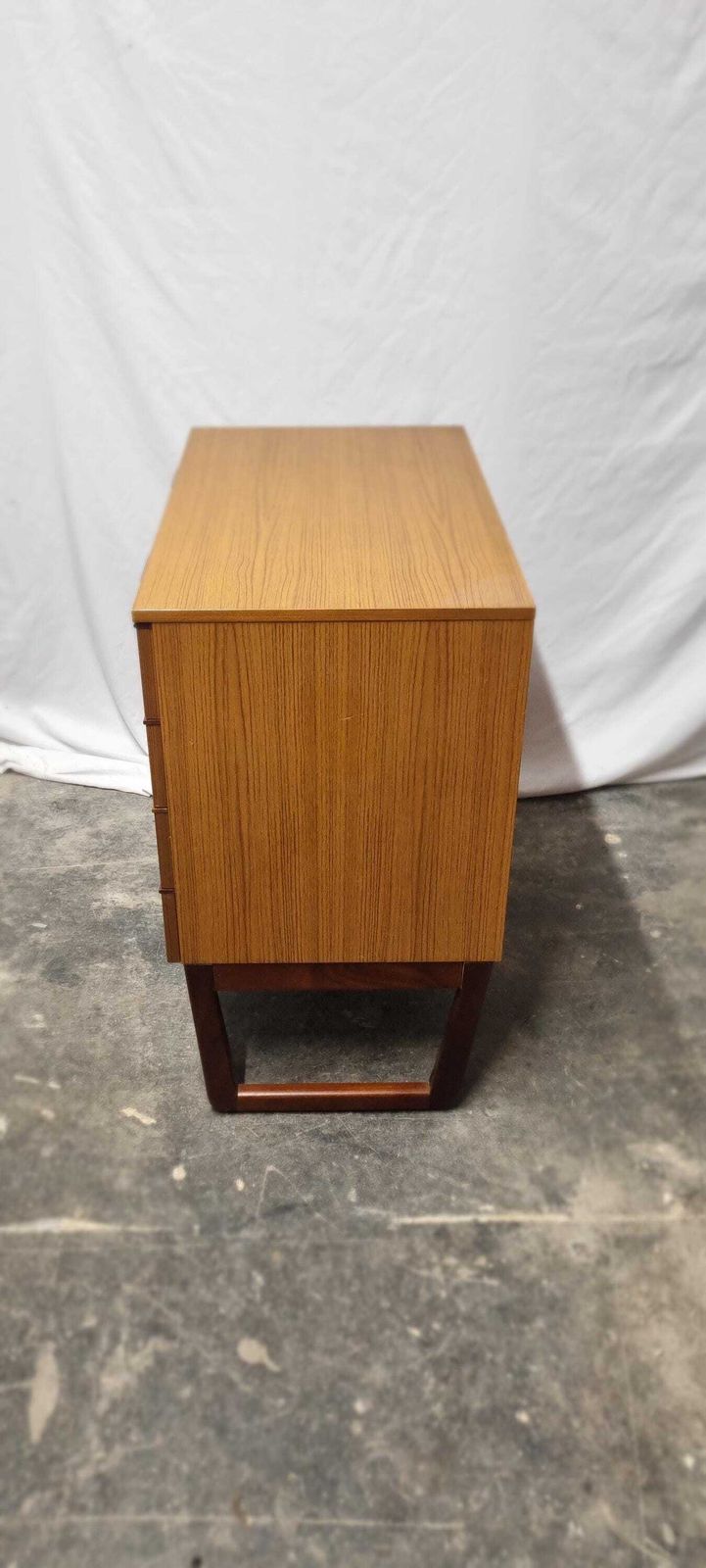 Europa Mid Century Modern Chest Of Drawers. photo 295.0