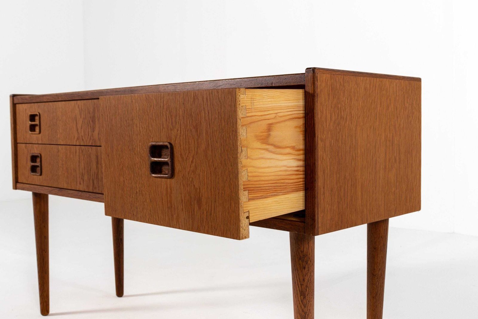 photo furniture Mid Century Modern Danish Oak Sideboard / Chest Of Drawers 1960s