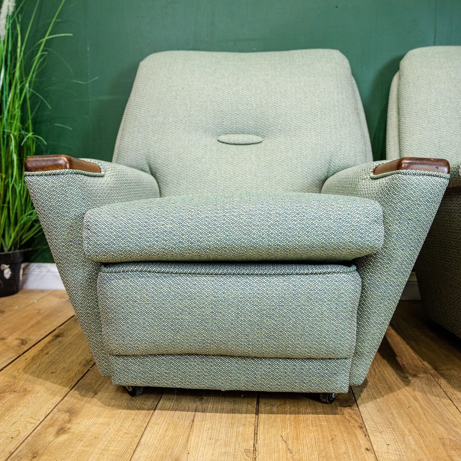 Pair Of Mid Century American Style Armchairs photo 945.0