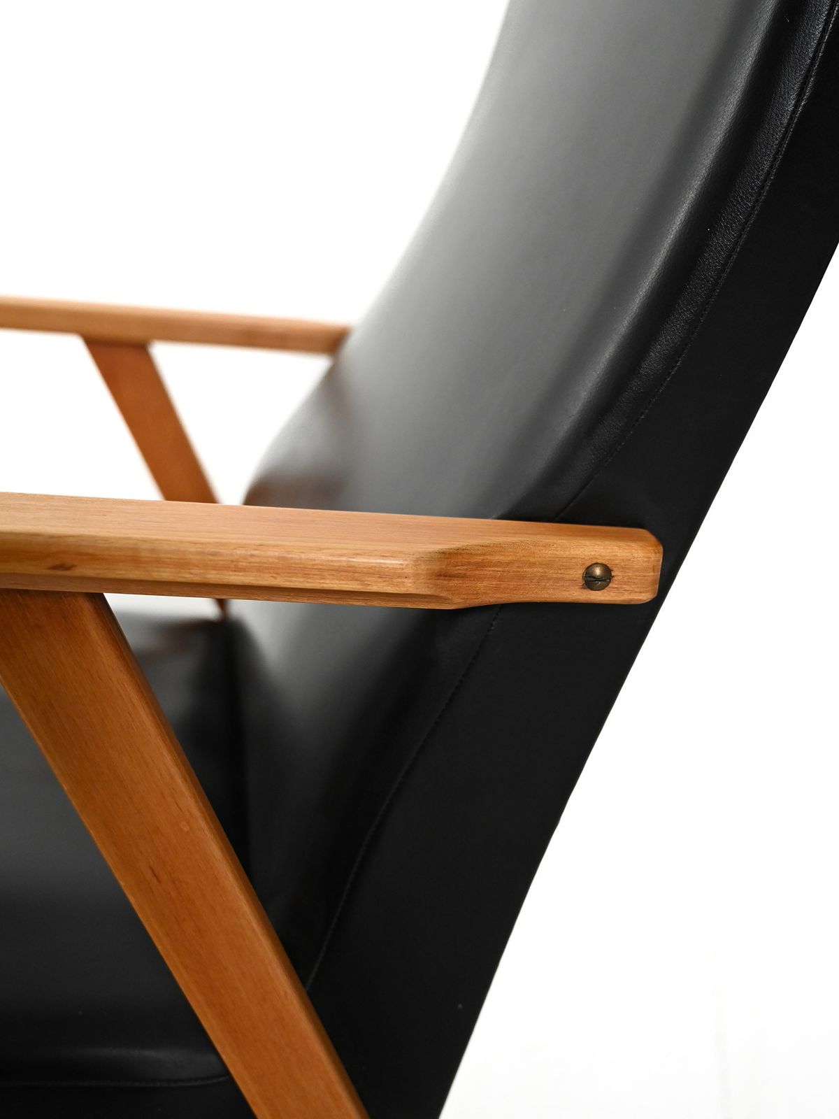 photo furniture Pair Of Scandinavian Armchairs From The 1950s And 1960s With High Backs