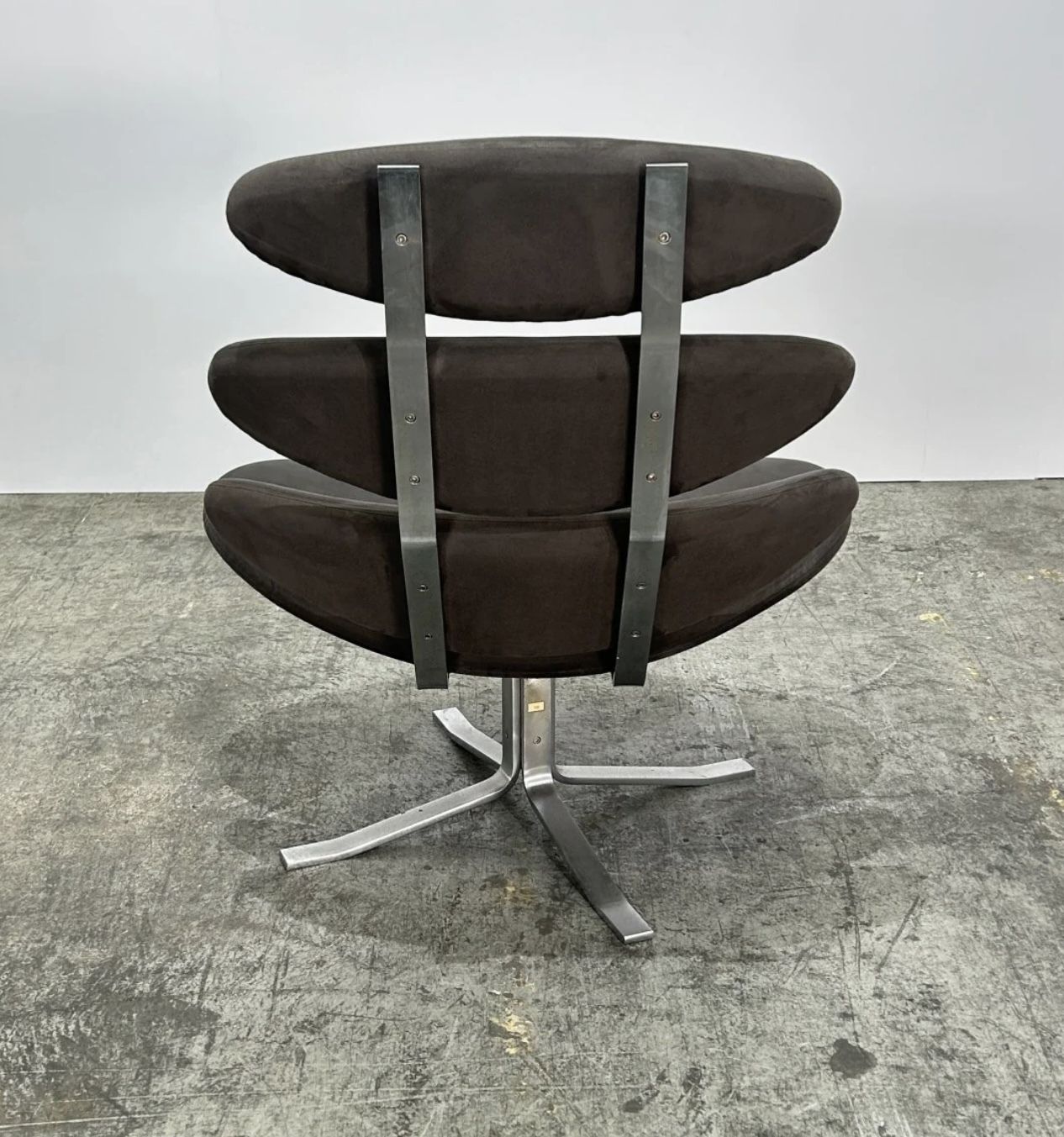 Erik Jørgensen Ej 5 Corona Chair By Poul M. Volther photo vinterior