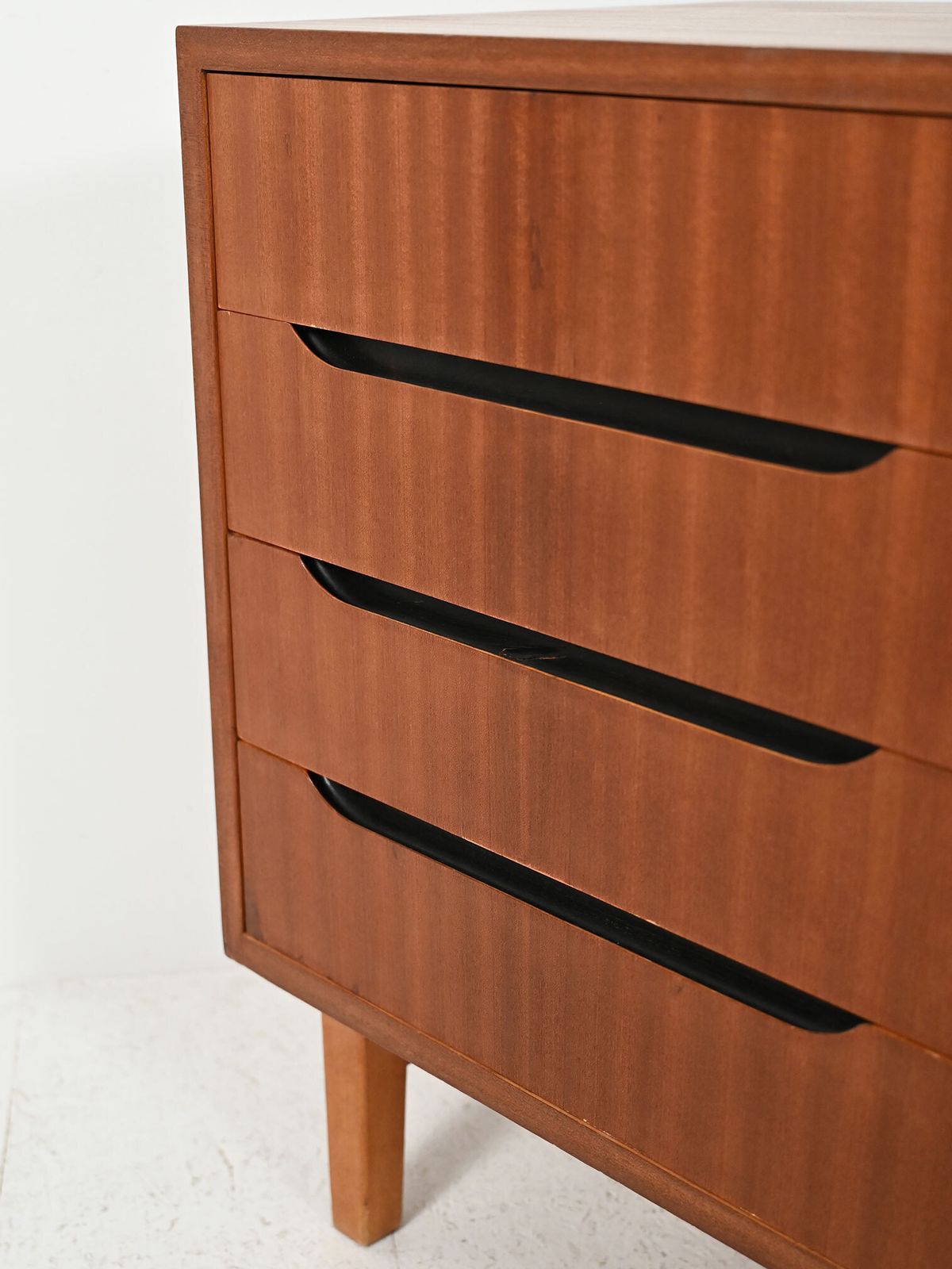 photo furniture Kleine Scandinavische Mahonie Ladekast, Ca. Jaren 1950