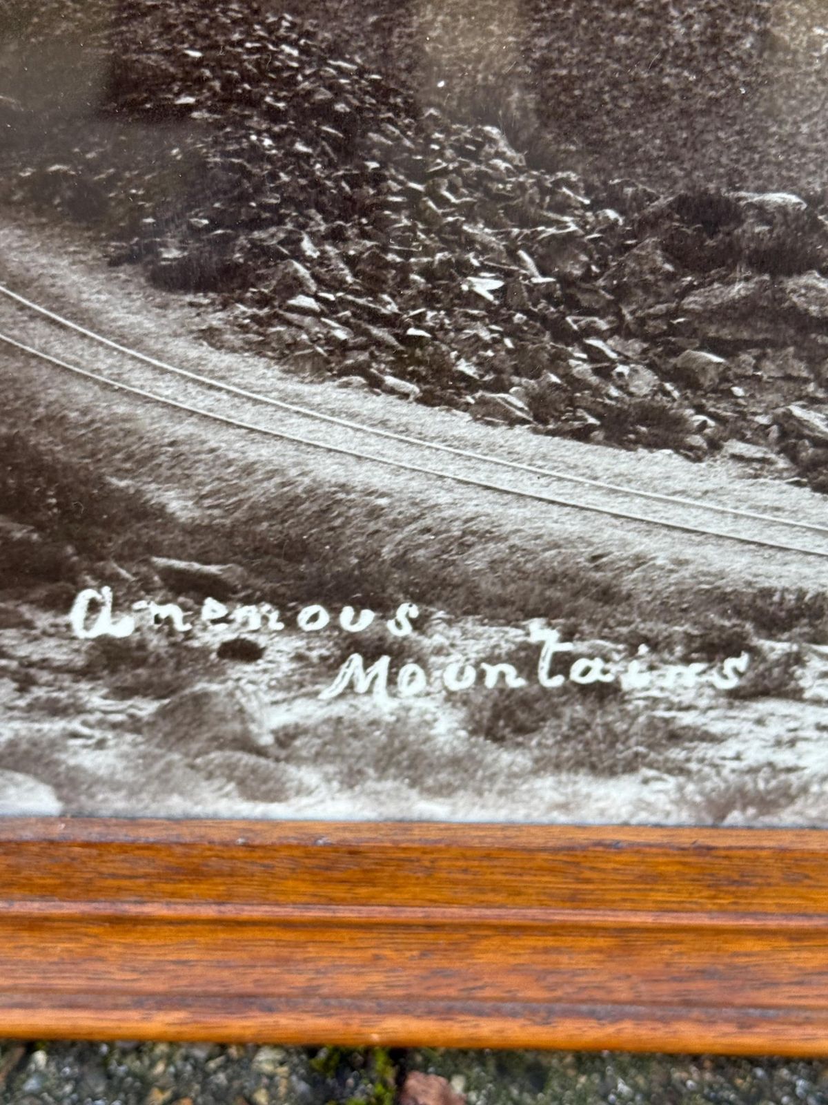 photo vinterior Vintage Quality Oak Frame, Black And White Aran Mountains Landscape Photograph Wall Art