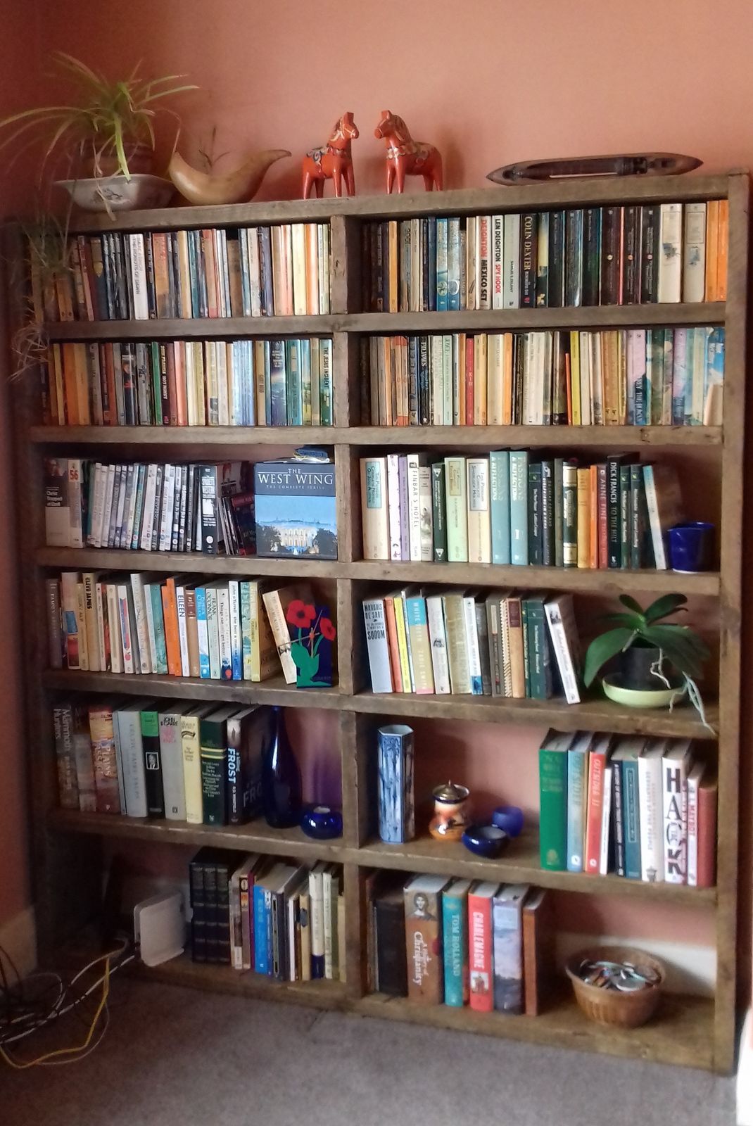 photo vintage Bespoke Pigeon Holes Bookcases Upcycle Industrial Reclaimed Wood Backgrounds Storage