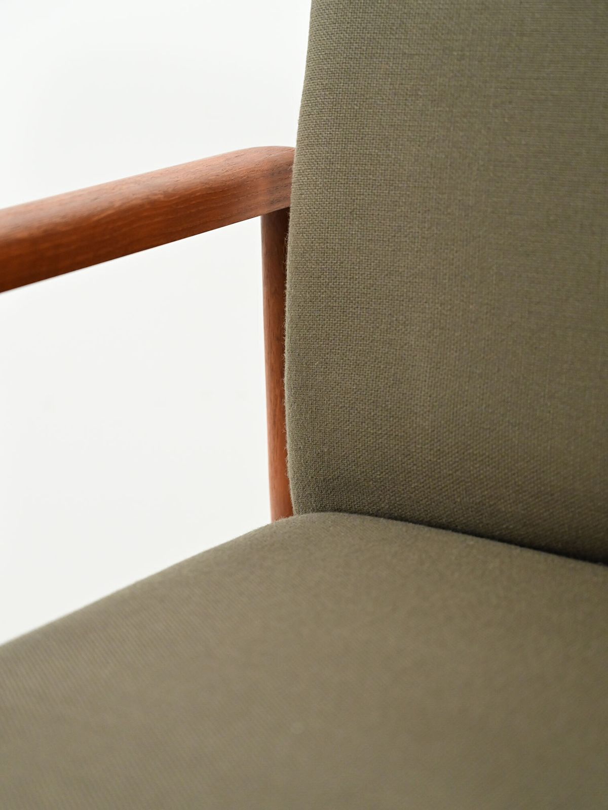 “Diplomat” Armchair By Finn Juhl photo vintage