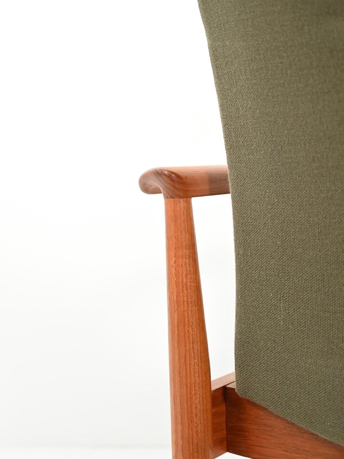 photo vinterior “Diplomat” Armchair By Finn Juhl