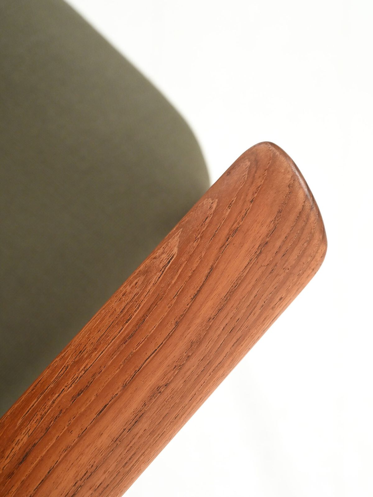 photo buy “Diplomat” Armchair By Finn Juhl