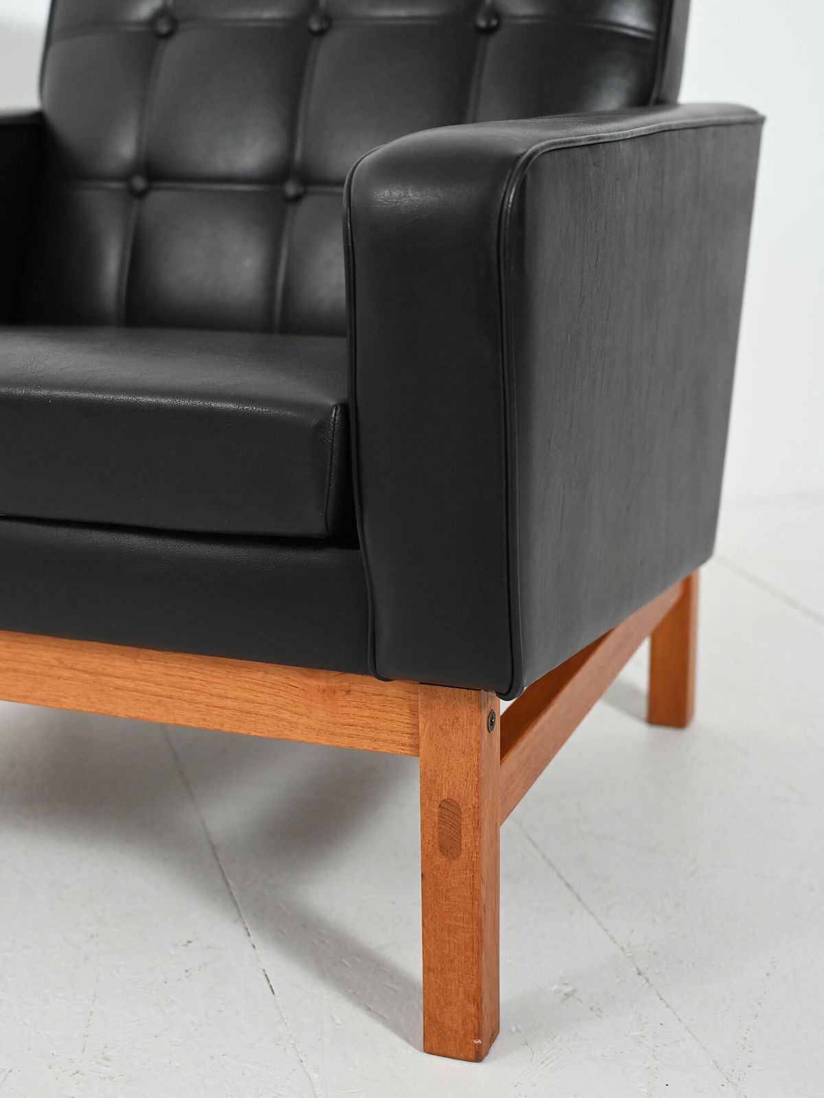 Ab Futura Zweedse Fauteuil In Zwart Imitatieleer photo vintage