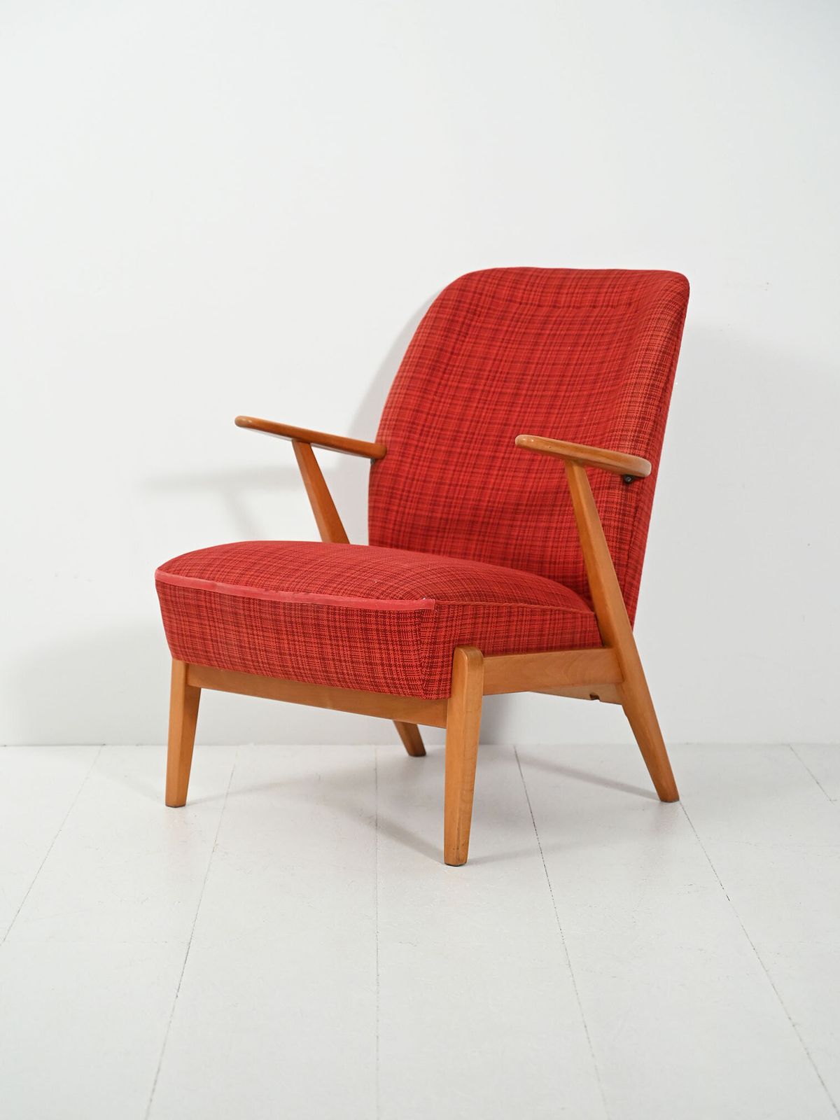 Scandinavische Fauteuil Ca. Jaren 1950 Met Rode Wollen Bekleding