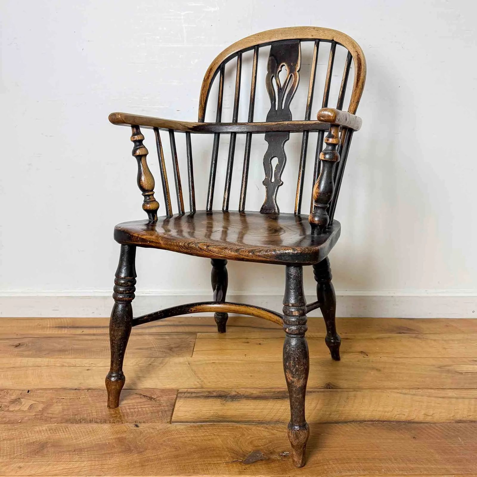 Antique Windsor Chair, Lovely Timeworn Patina