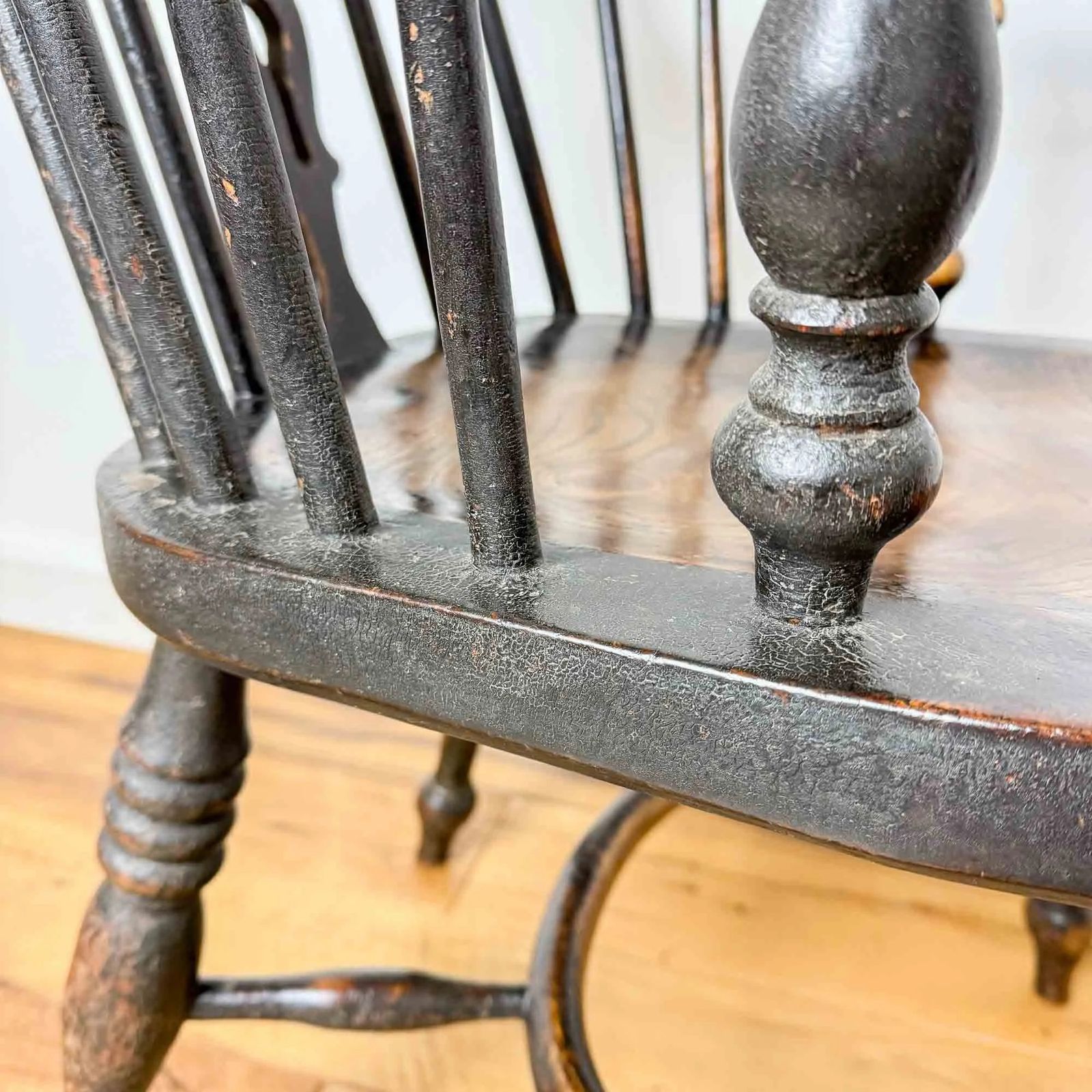 photo furniture Antique Windsor Chair, Lovely Timeworn Patina