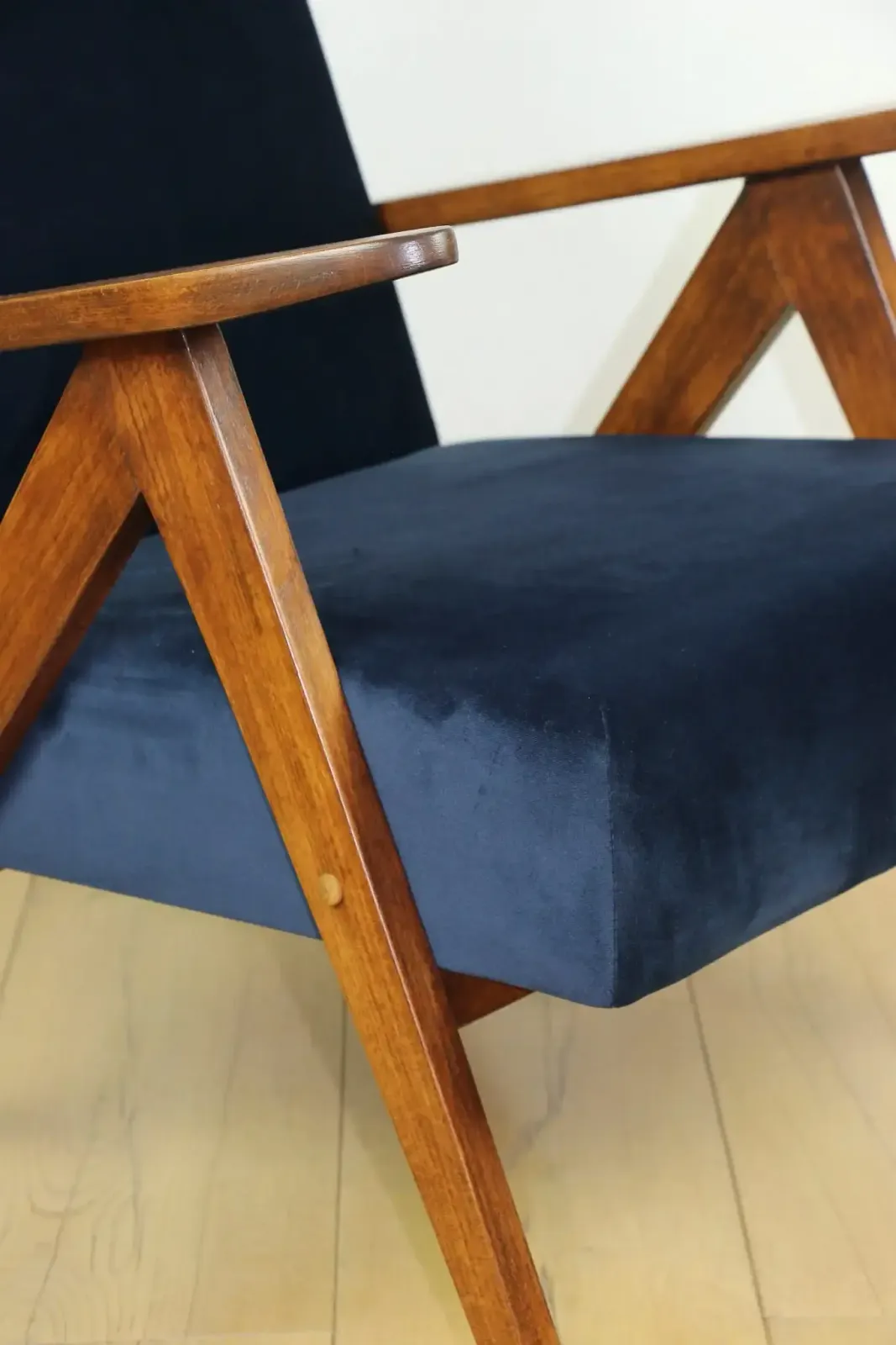 Classic Armchair Var B 310 1960s Vintage Navy Blue Velvet   Dark Wood photo for sale