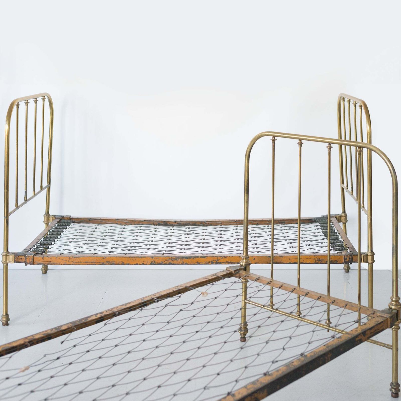 Paar Antieke Edwardiaanse Messing Tweepersoonsbedden photo furniture
