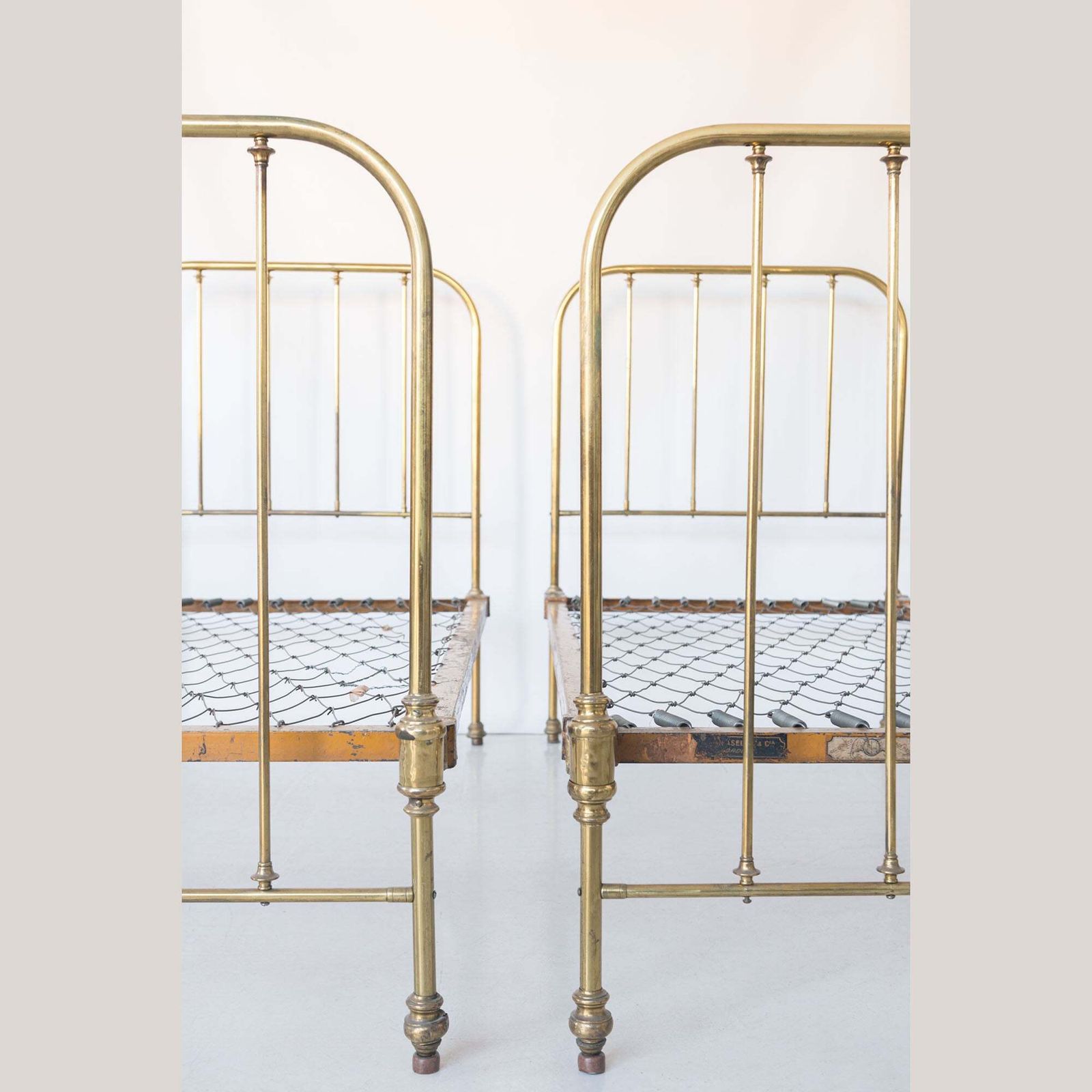 Paar Antieke Edwardiaanse Messing Tweepersoonsbedden photo buy