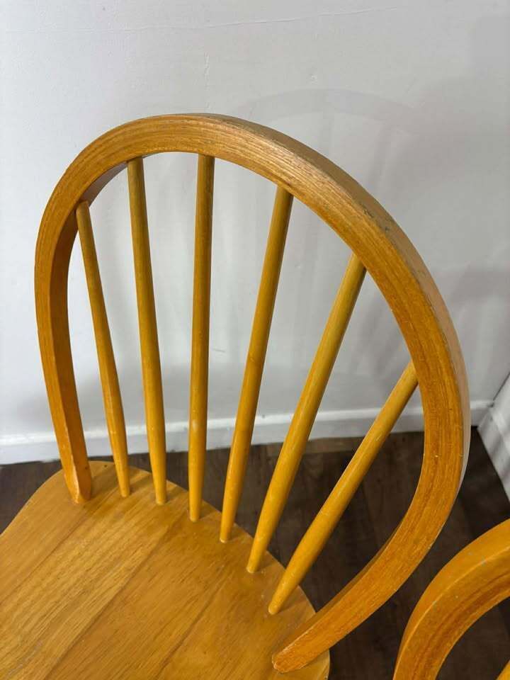 A Pair Of Contemporary Hoop Spindle Back Chairs photo vinterior