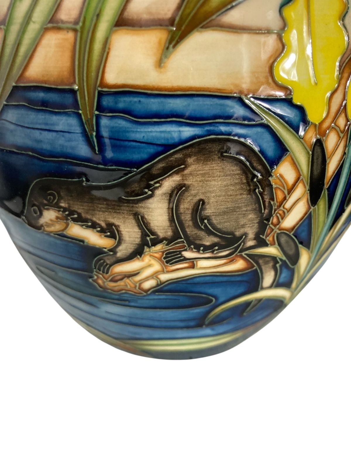280.0 Moorcroft Pottery 'Otters' Ginger Jar, Designed By Sian Leeper photo