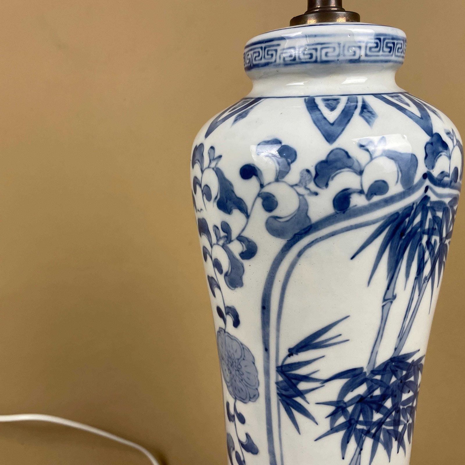 Oriental Ceramic Lamp Blue White Ginger Jar Hand Painted Floral Vintage Porcelain Table Lamp Classic Chinoiserie Ornate Pattern Wood Base photo vintage