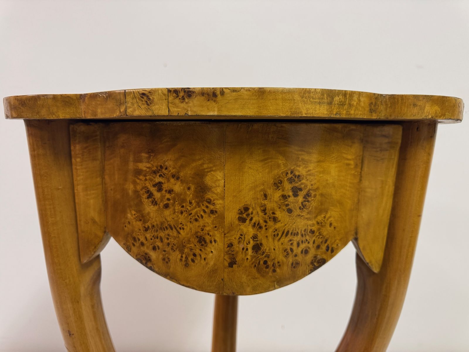 Early 20th Century Italian Burr Wood Occasional Table photo vinterior