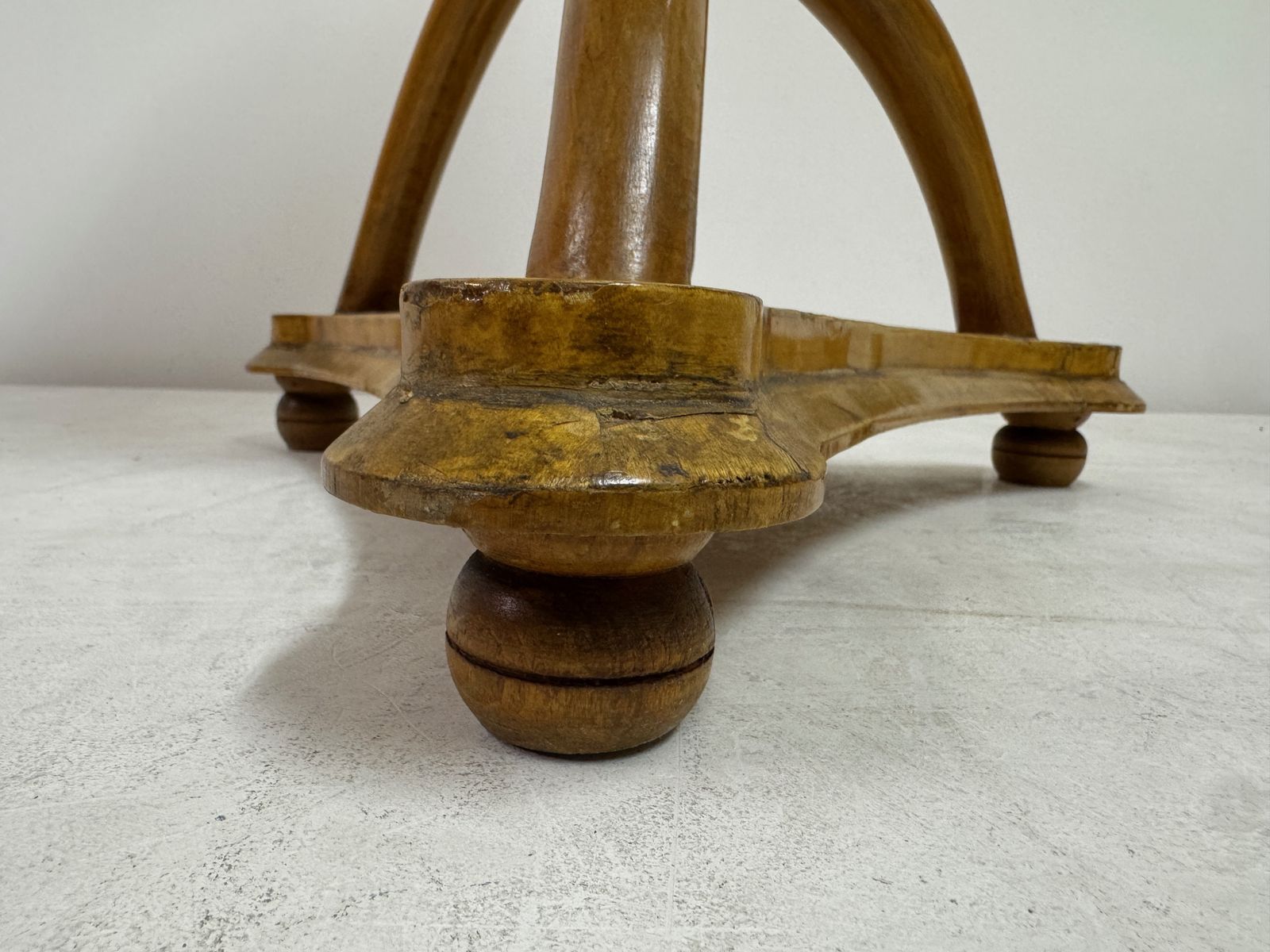 photo vinterior Early 20th Century Italian Burr Wood Occasional Table