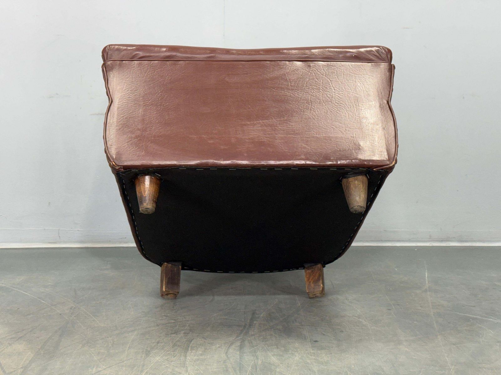 photo buy 1950s Italian Mid Century Leatherette Lounge Chair