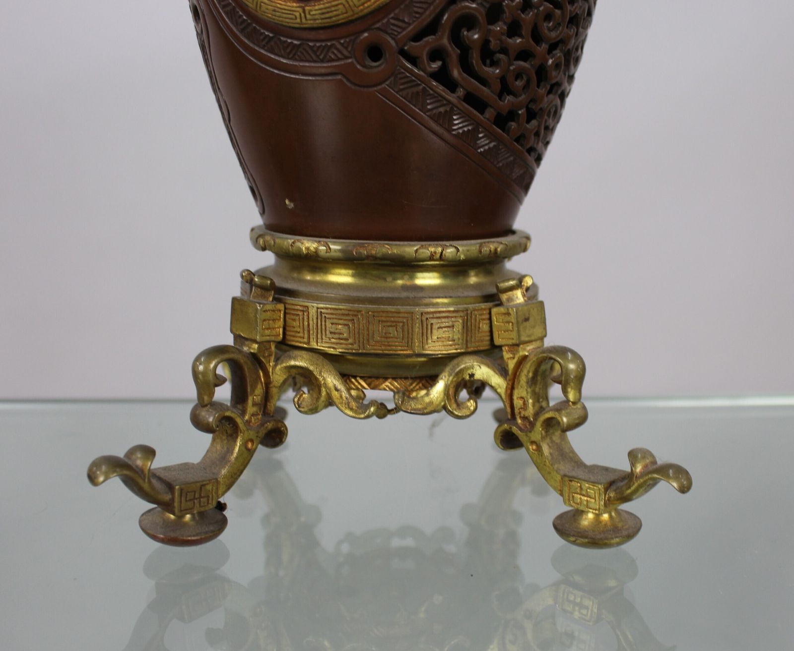 photo furniture Meiji Period Japanese Bronze Oil Lamp C.1900