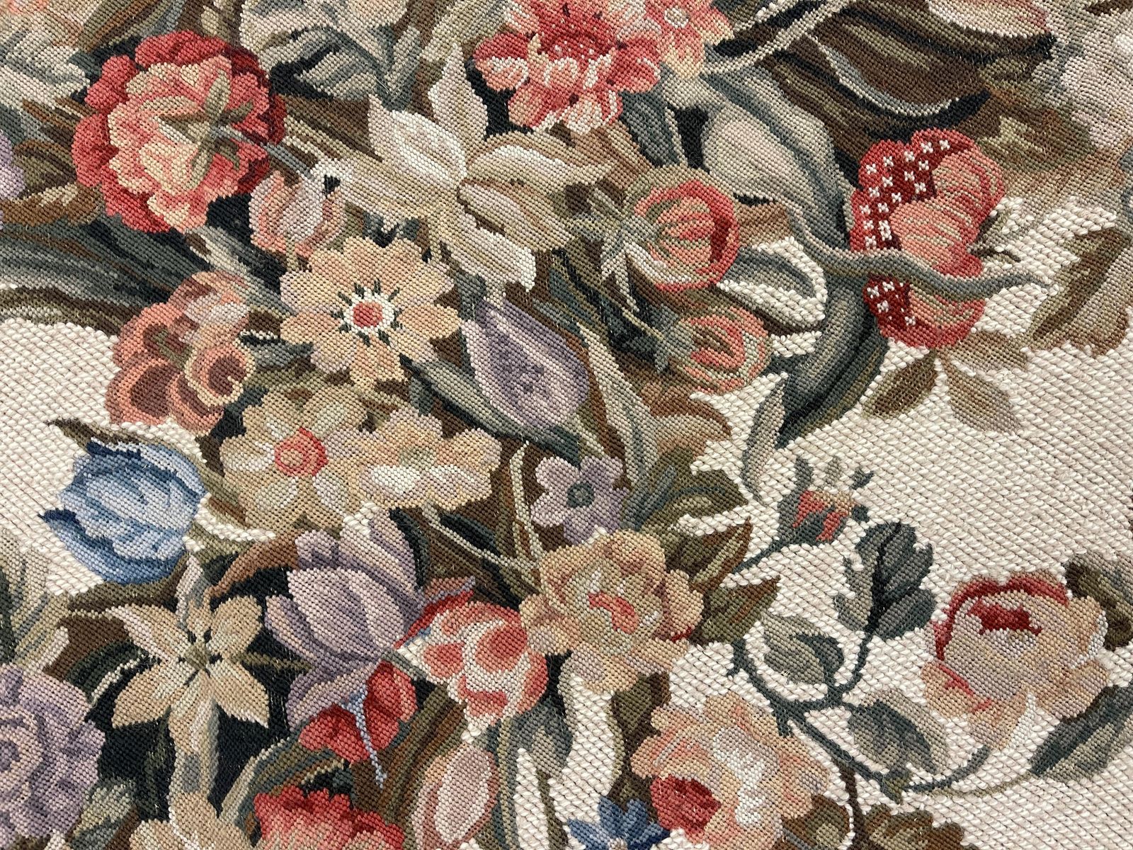 Traditional Carpet Floral Aubusson Rug Magnificent Handwoven Wool Needlepoint photo vinterior