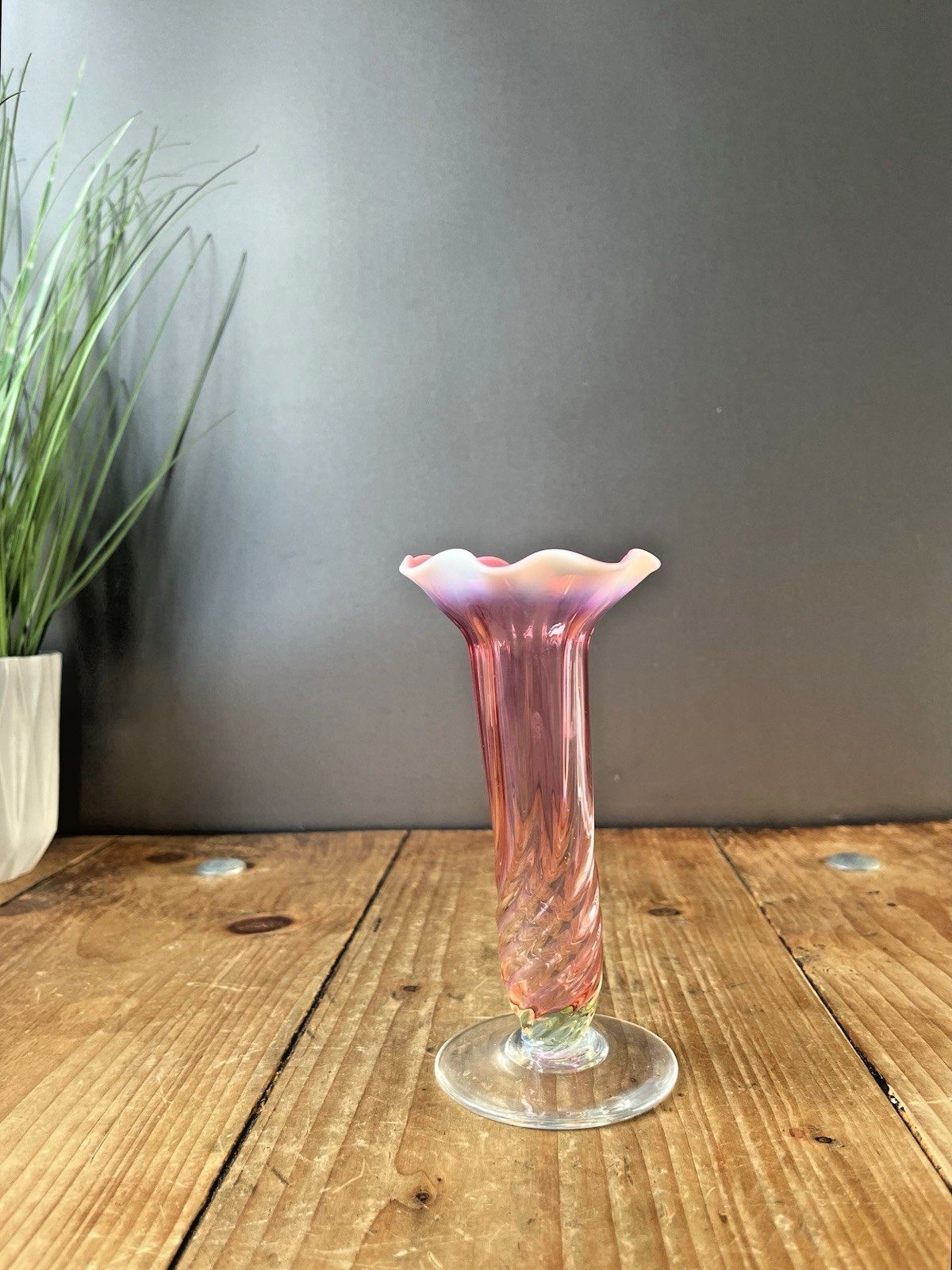 Antique English Victorian Cranberry Uranium Vaseline Glass Ruffled Rim Bud Vase photo vinterior