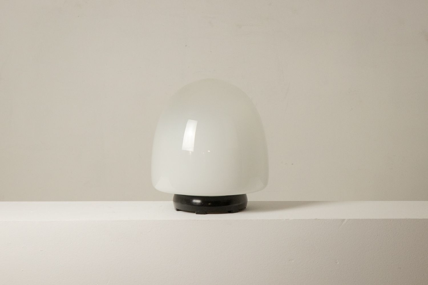 Leucos. Pair Of Egg Shaped Glass Lamps. Italy, 1960s. photo Lighting