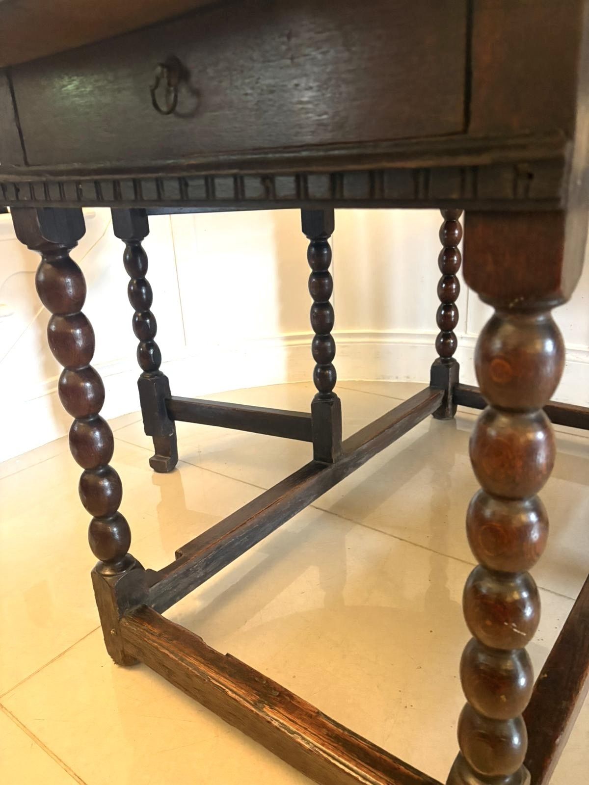 Exceptional Quality Antique 17th Century Oak Gateleg 6 Seater Dining Table With Bobbin Turned Legs photo 2495.0
