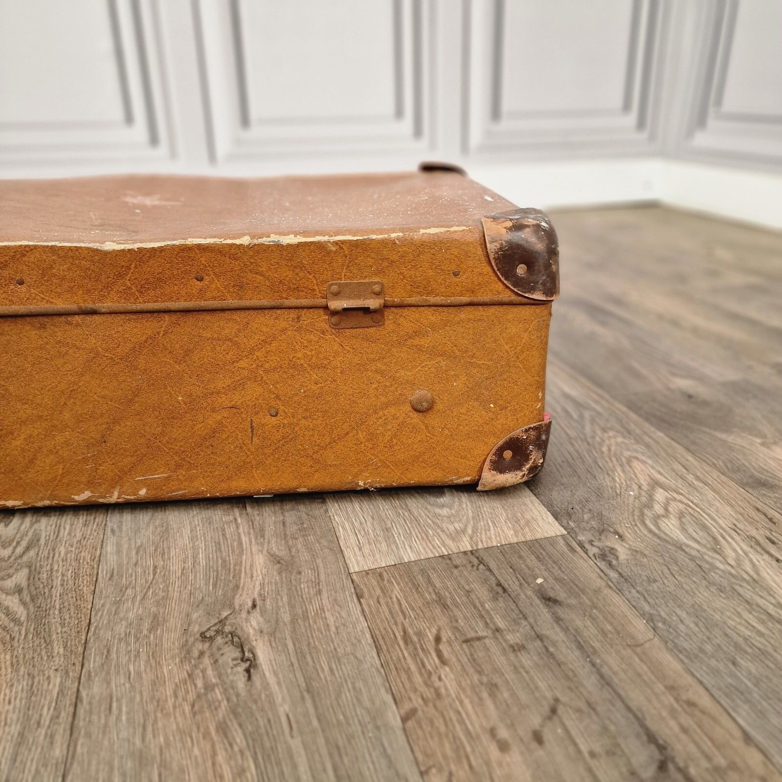 Furniture Retro Vintage Trunk Suitcase Luggage Table Faux Leather Brown Prop Display photo