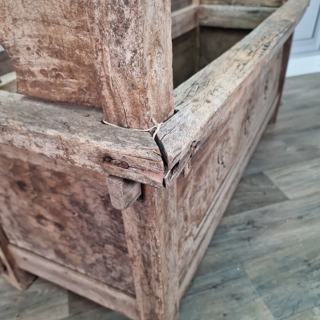 photo vintage Antique Trunk Chest Box Javanese Solid Hard Wood Carved Floral Garden Trough