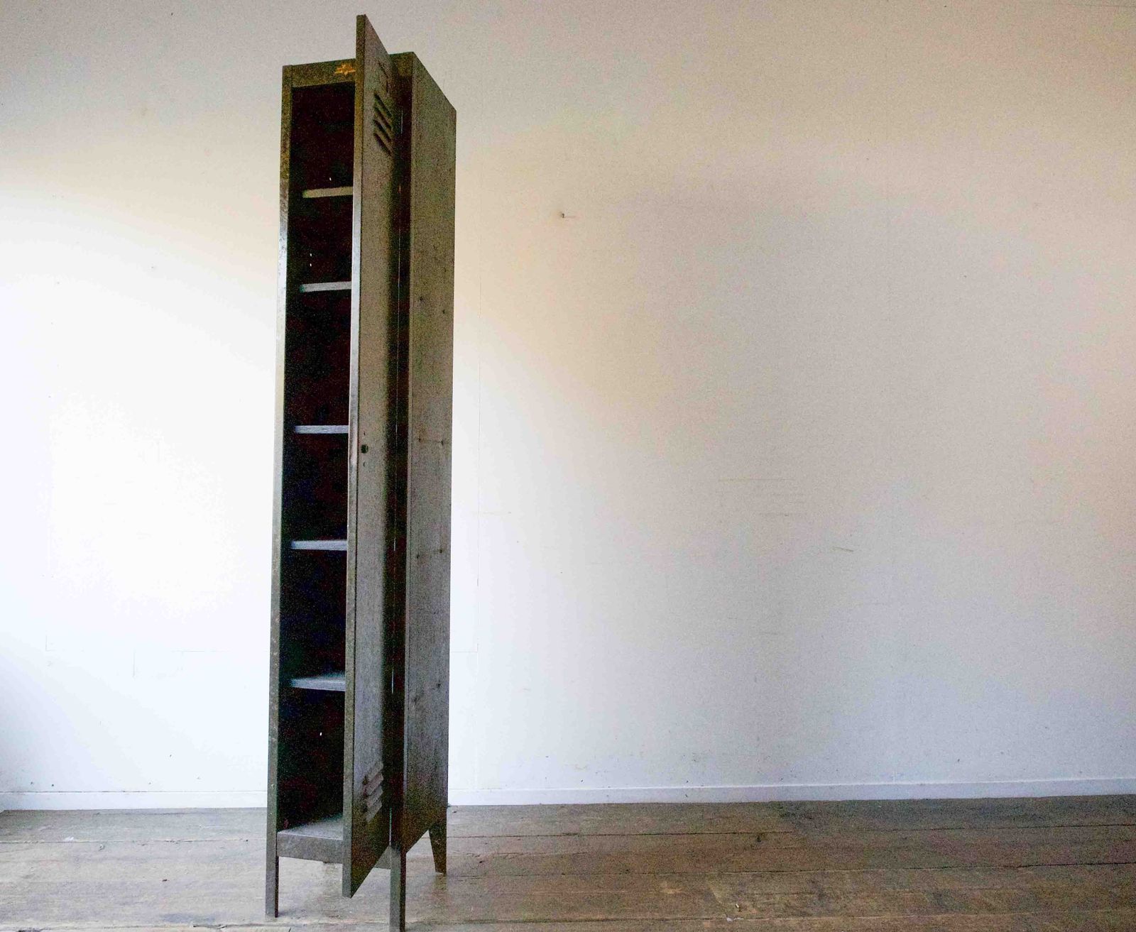 photo furniture Metal Locker, 1930s, Industrial