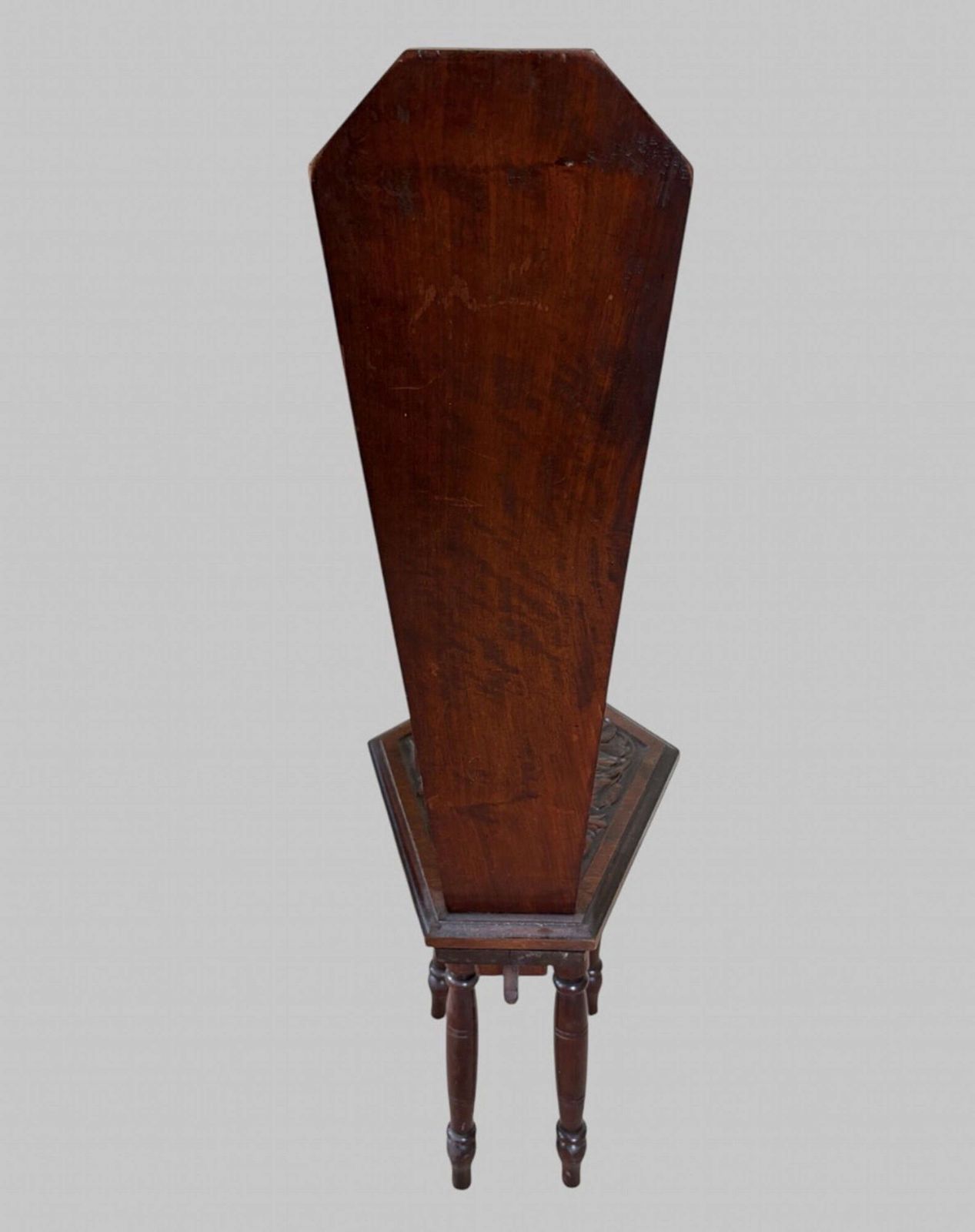 A Lovely Welsh Spinning Chair, 1910s photo vinterior