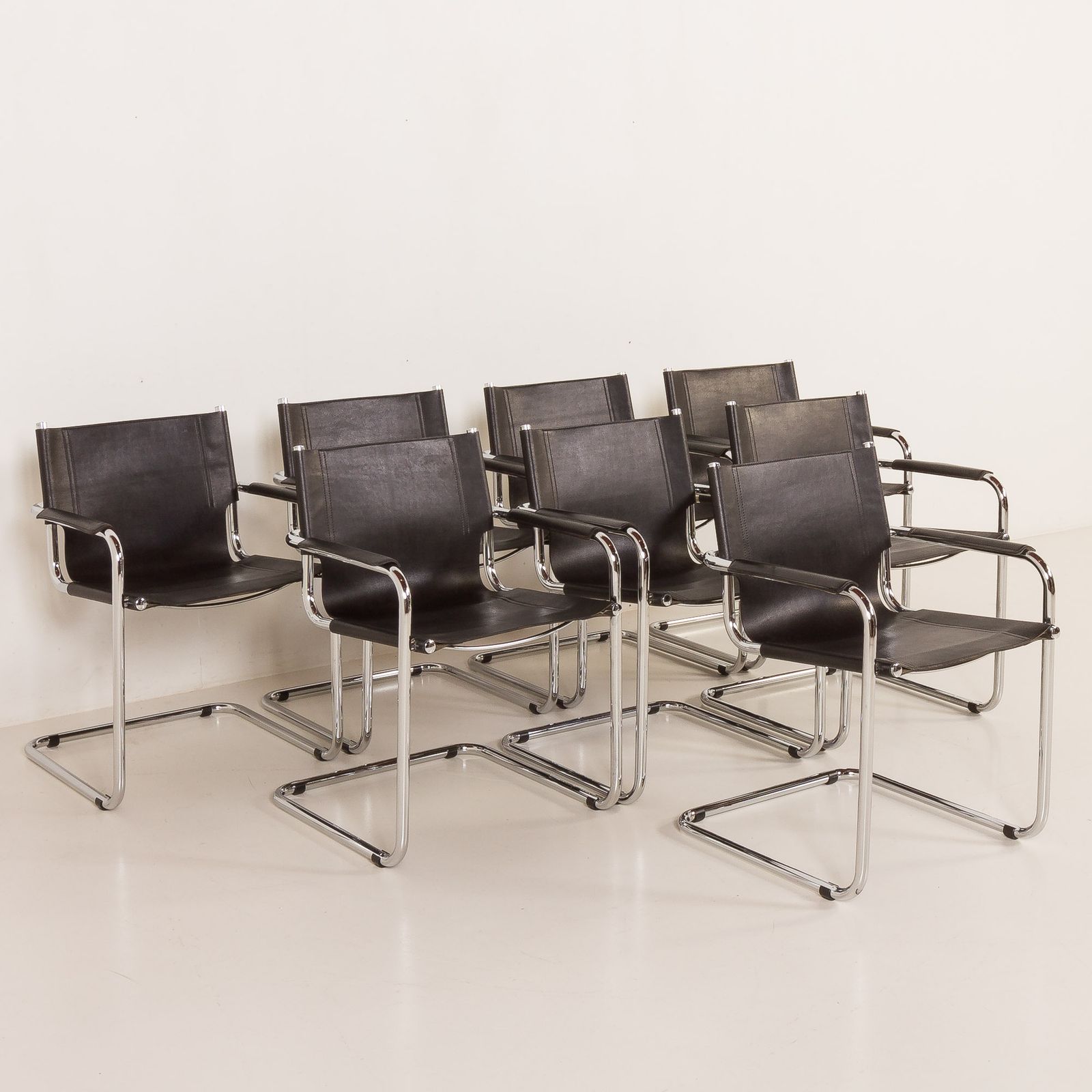 Bauhaus Style Italian Chairs Attr. To Matteograssi, Set Of 8, 1970s photo 2300.0