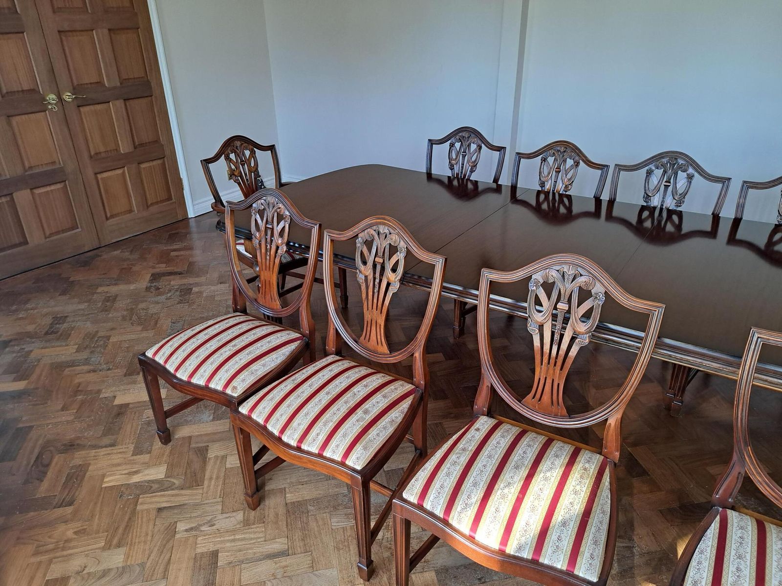 Magnificent Regency Style 11' Mahogany Dining Table And 12 Chairs photo vinterior