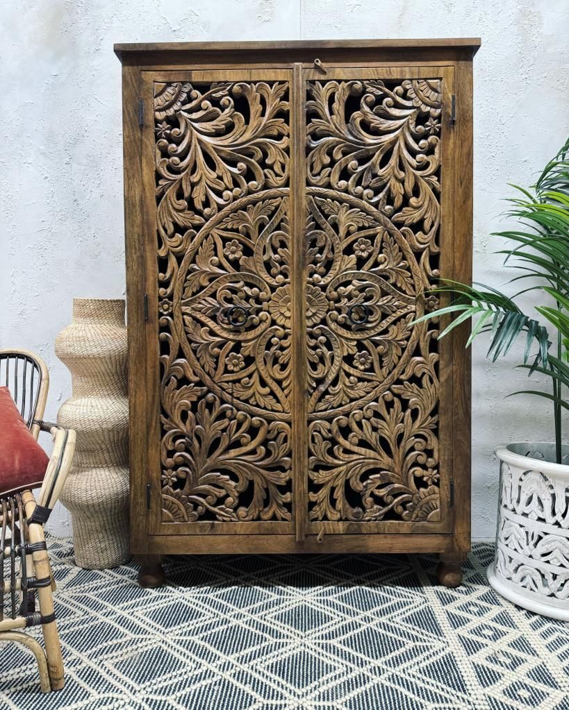 Hand Carved Mango Wood Wardrobe – Natural Polished Finish With Floral Detailing