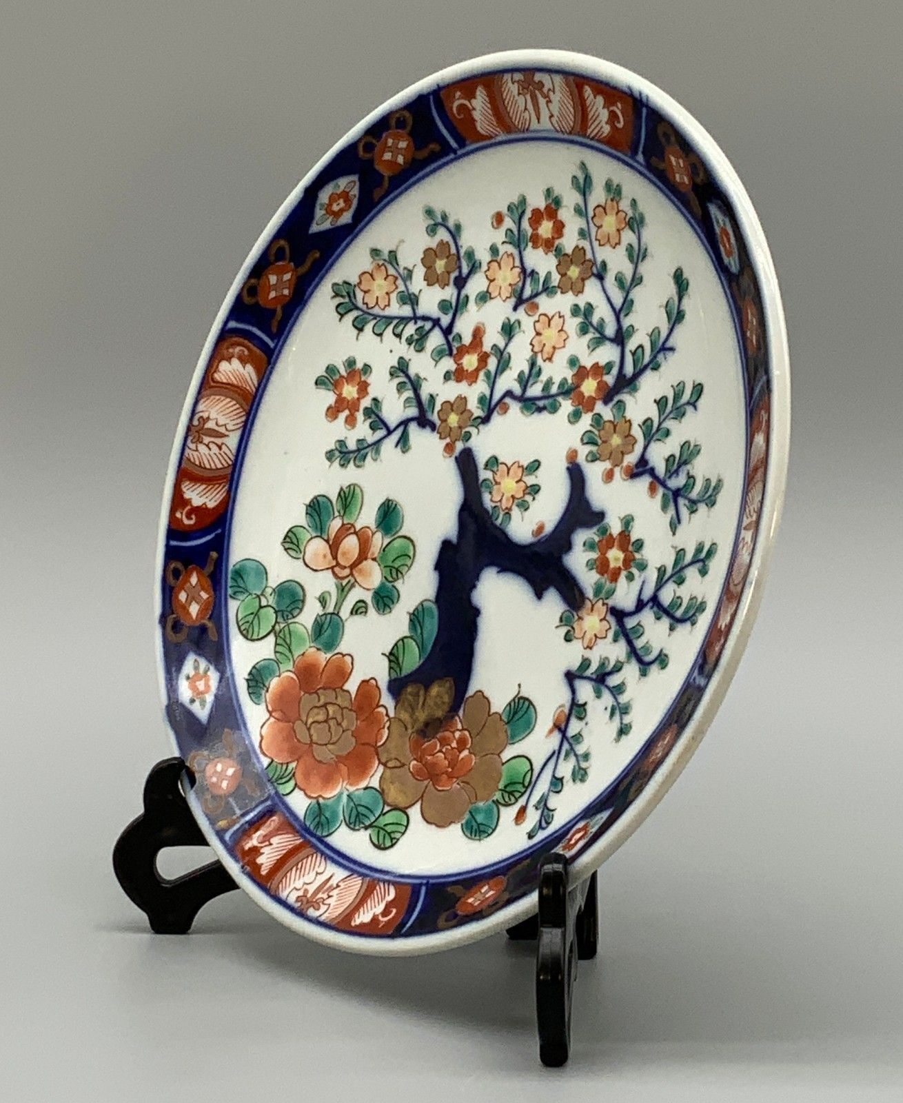 photo furniture Japanese Arita Porcelain Charger Dish Imari 19th Century Antique Plate